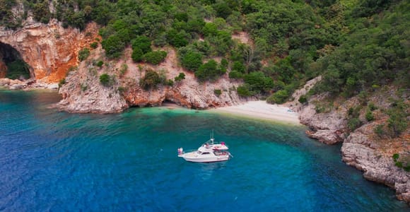Opatija/Lovran: Bootsfahrt zu einsamen Stränden auf der Insel Cres
