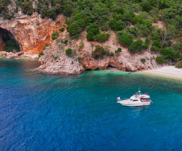 Opatija/Lovran: Boat Trip to Secluded Beaches on Island Cres