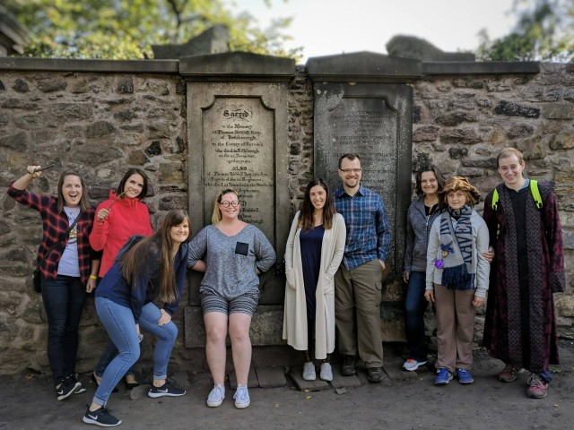 Visit Edinburgh Harry Potter Tour with Entry to Edinburgh Castle in Édimbourg