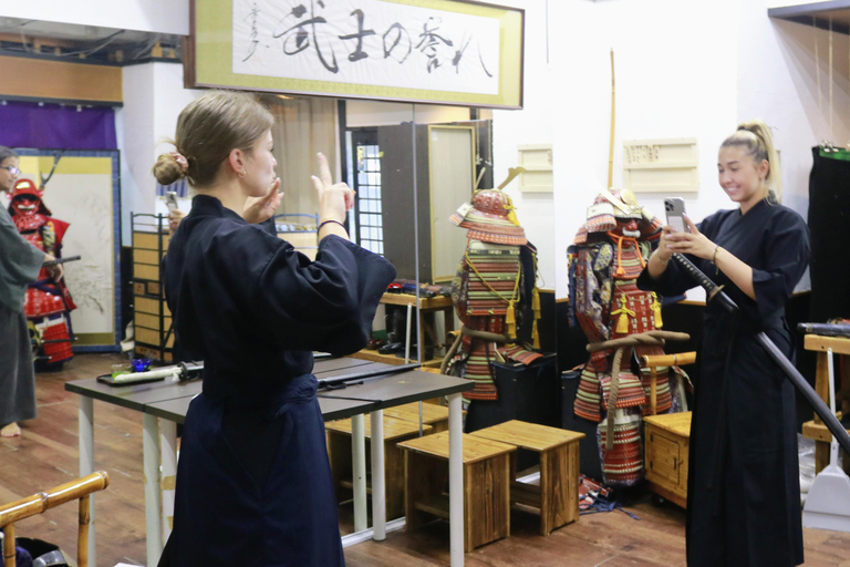 Osaka: Learn Bushido - Trial Slashing with Samurai Sword Trial slashing in Bushido with Samurai Sword real sharpnes