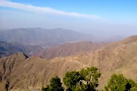Abha: Ganztägige Tour durch die Stadtgeschichte und das Dorf Rijal Al Almaa