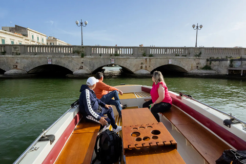 Syracuse: Ortigia Island and Sea Caves Boat Tour