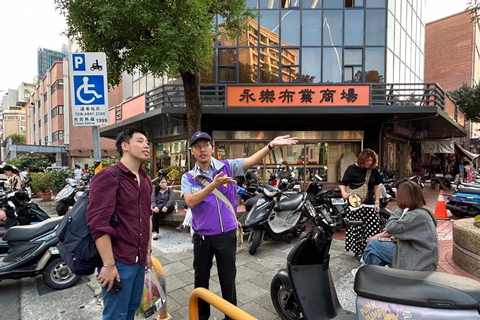 A Walk Through Time Dadaocheng Walking Tour