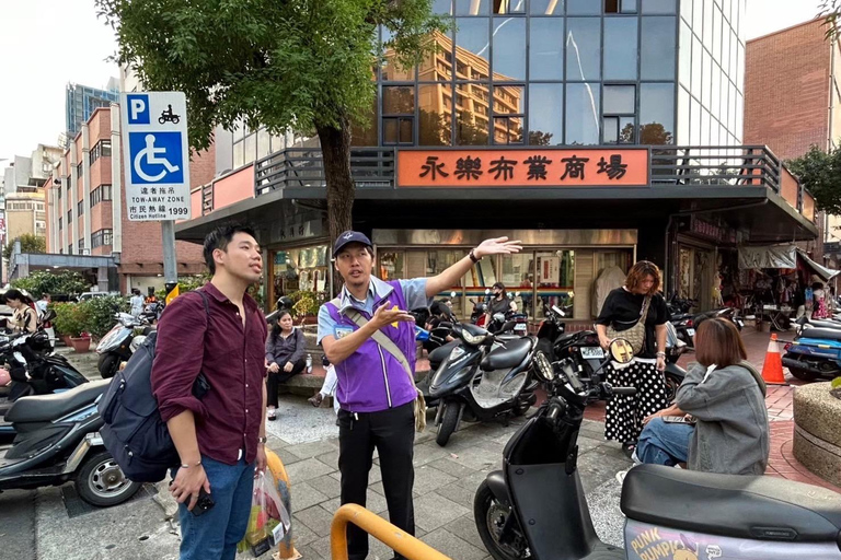 A Walk Through Time Dadaocheng Walking Tour