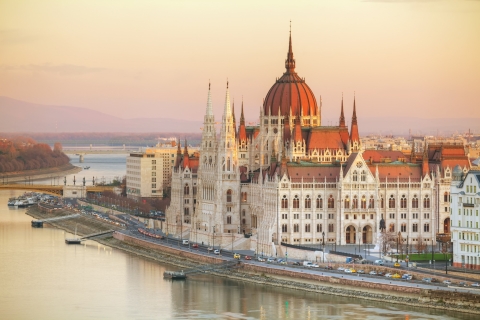 Boedapest: stadsintroductie in-app-gids en audioBoedapest: 10+ stadswandelingen met hoogtepunten op je telefoon