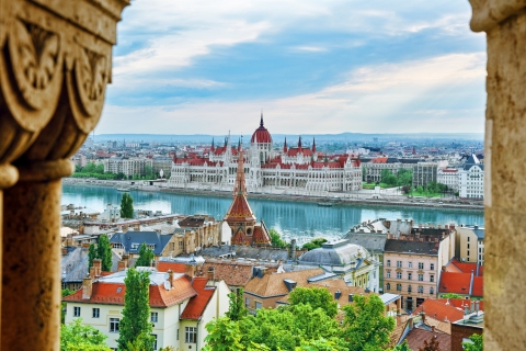 Budapest : Guide intégré à l'application et audio de présentation de la villeBudapest: visite à pied de plus de 10 points forts de la ville sur votre téléphone