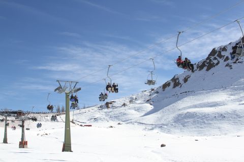 Desde Santiago: entrada al resort del parque de Farellones y clases de esquí