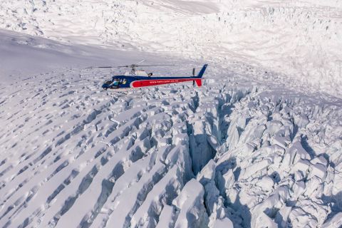 Franz Josef: Scenic Glacier Flight Tour with Snow Landing