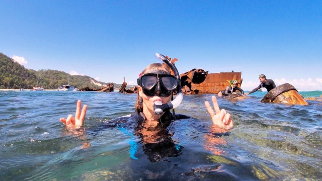 Visit Moreton Bay Snorkel and Swimming Tour in Moreton Island