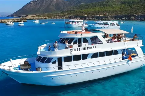 Latsi : Excursion en bateau dans le lagon bleu avec barbecue traditionnel et diapositive