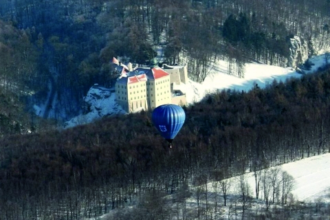 Kraków: Lot balonem na ogrzane powietrze z szampanemKraków: Lot balonem na ogrzane powietrze dla 2 osób z szampanem