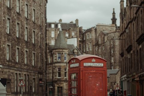 Edinburgh: City Introduction in-App Guide & Audio