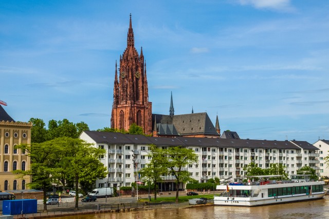 Frankfurt: First Discovery Walk and Reading Walking Tour