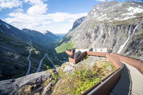 Åndalsnes: Guided Bus Tour to Trollstigen