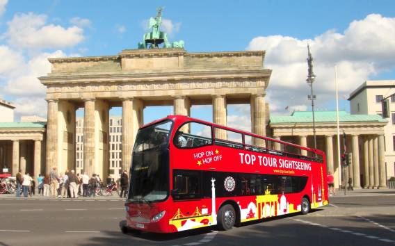 Berlin: Hop-on Hop-off Busticket & 2 geführte Stadtrundgänge