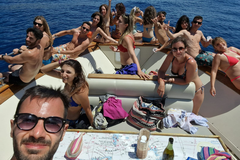 Forio: Ischia Island Boat Tour with Local Lunch and Swimming