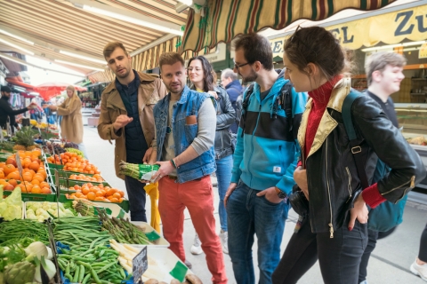 Vienne : visite gastronomique guidée au NaschmarktVienne : visite gastronomique guidée Naschmarkt en anglais