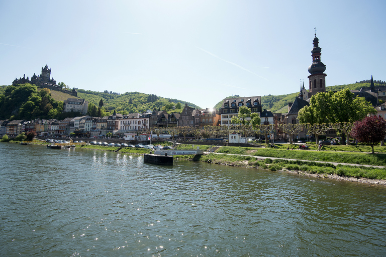 Cochem: Cruzeiro noturno panorâmico KD no rio MoselaCochem: Cruzeiro noturno panorâmico no rio Mosela