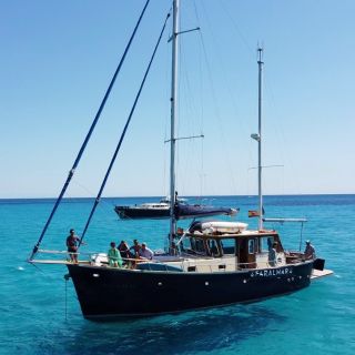 Menorca: Full Day Sailing Tour with Snorkeling and Snacks