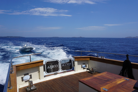 Forio : Tour de l'île d'Ischia en bateau avec déjeuner local et baignade