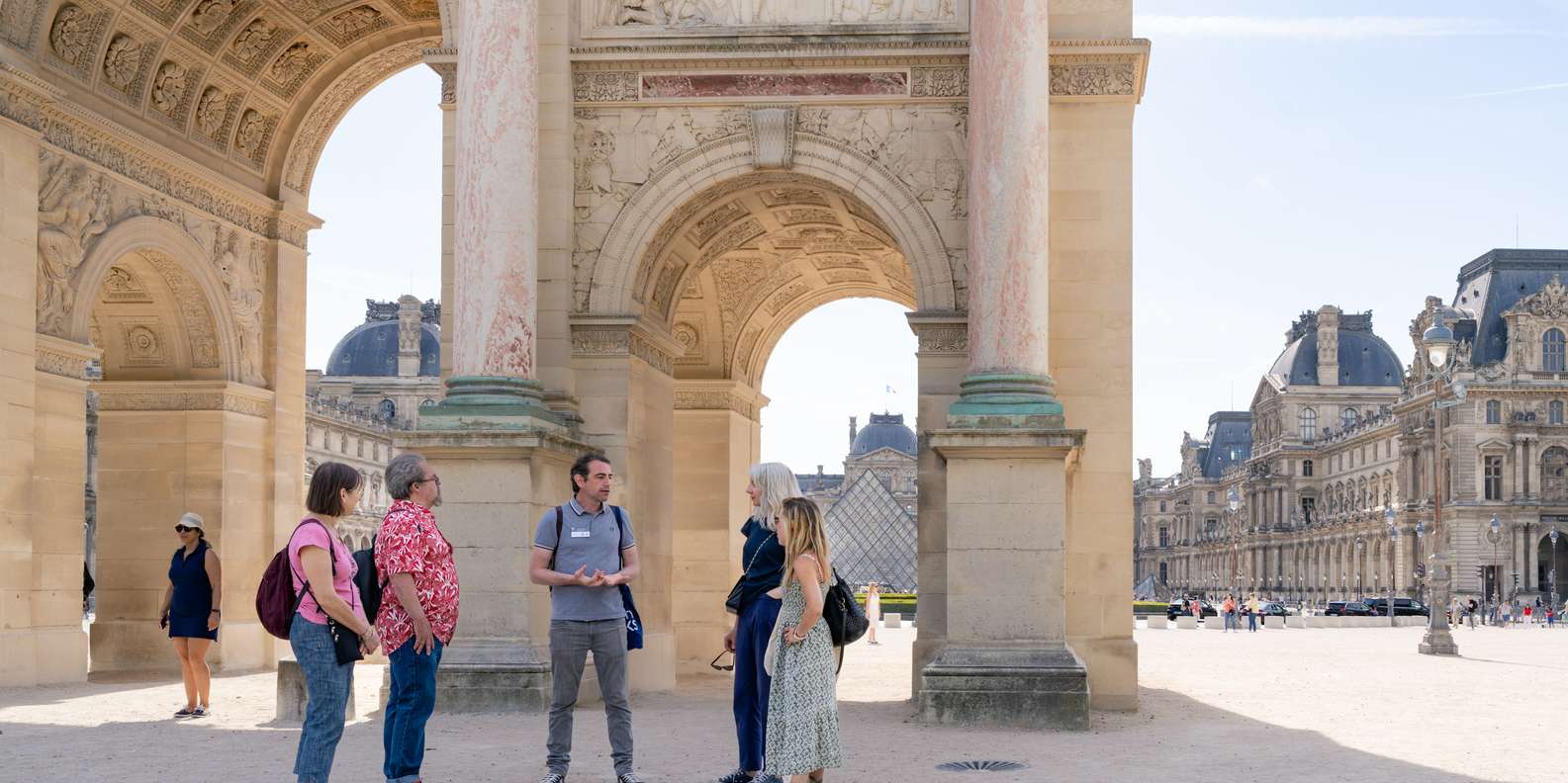 Paris: Guided Tour of the Must-Sees of the Louvre Museum