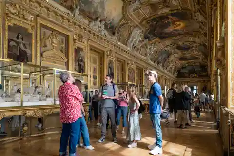 Guided Tour of the Must-Sees of the Louvre Museum