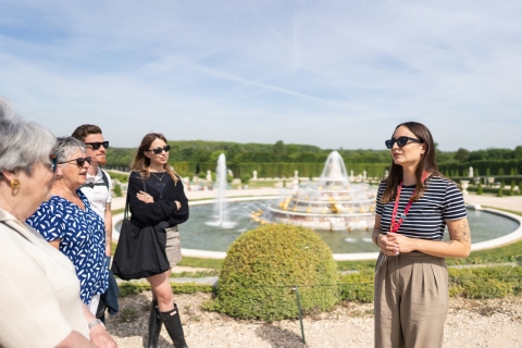 Schloss Versailles: Tour ohne Anstehen mit dem Zug ab ParisTage mit "Musikalischen Gärten"