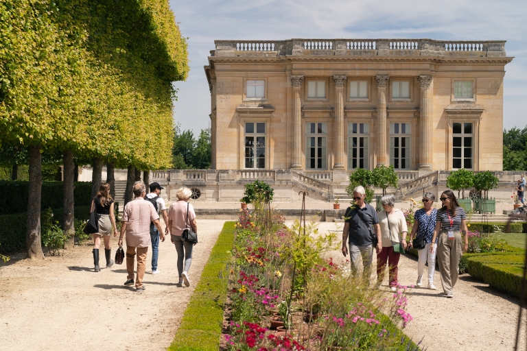 Van Parijs: dagexcursie naar Versailles met de treinBegeleide dagtour met muzikale tuinen