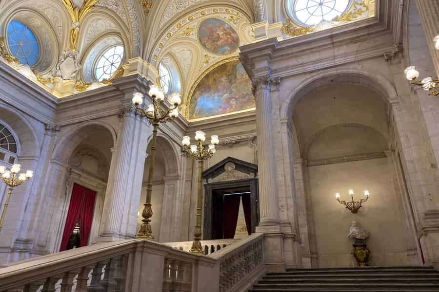 Madrid: Palast und Prado Museum Tour mit Transport. Foto: GetYourGuide