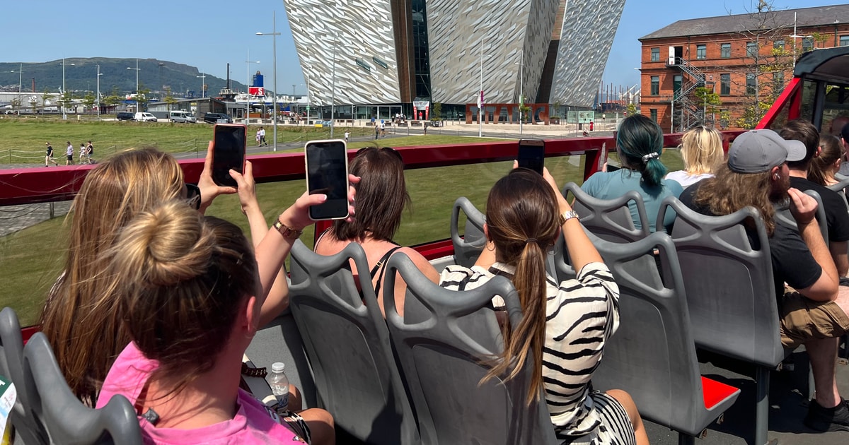 Belfast 1 nebo 2denní autobusový zájezd Hopon Hopoff GetYourGuide