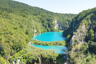 Plitvice Lakes National Park: Walking, Boat, and Train Tour