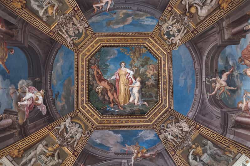 Rome visite coupefile des musées du Vatican et de la chapelle Sixtine GetYourGuide
