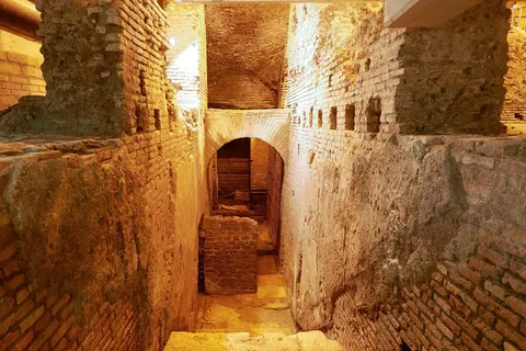 Visita imersiva ao subsolo e às praças