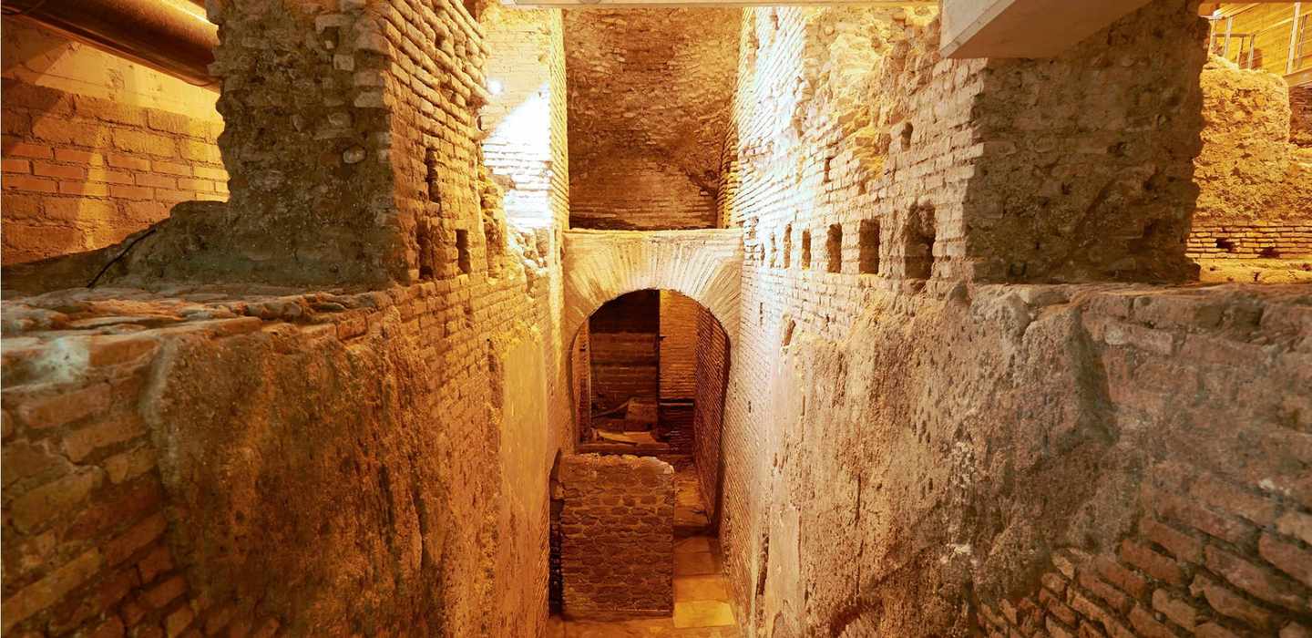 Rom: Immersive Underground and Piazzas Tour