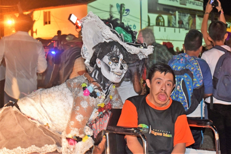 Huatulco: Dag van de Doden Ervaring en Tour