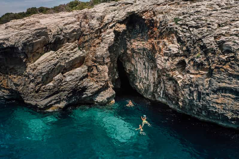 Zadar Dugi Otok park Kornati wycieczka łodzią motorową po plaży