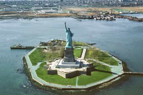 NYC: Statue of Liberty and Ellis Island Tour with Ferry