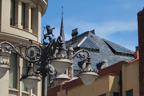 León von Gaudí bis zum 21. Jahrhundert SpaziergangGruppenwanderung