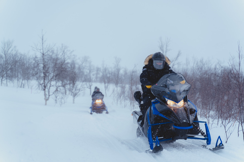 De Tromsø: Passeio de snowmobile no Camp TamokPasseio de snowmobile no Camp Tamok: Partida ao meio-dia