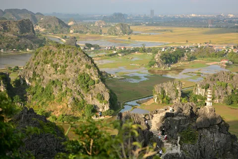 Excursión de 2 días a las Cuevas de Mua, Tam Coc y el Parque Nacional de Cuc Phuong