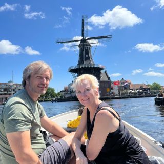 Visita a la Ciudad de Haarlem, Crucero por el Canal y Visita a los Molinos de Viento de Zaanse Schans