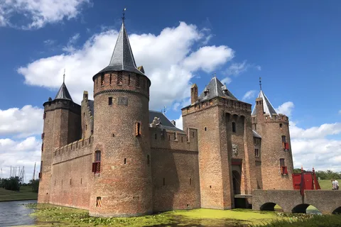 Amsterdam Castle & Utrecht City Tour