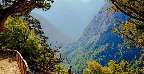 From Chania/Rethymno: Samaria Gorge Easy Way Hike & Swim