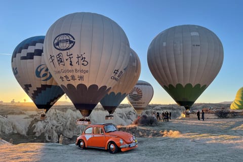 Cappadoce : vol en montgolfière au lever du soleil à Göreme