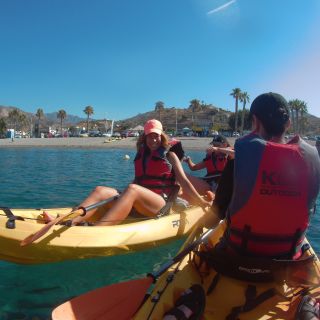 Da Málaga: tour guidato in kayak delle scogliere di Maro-Cerro Gordo