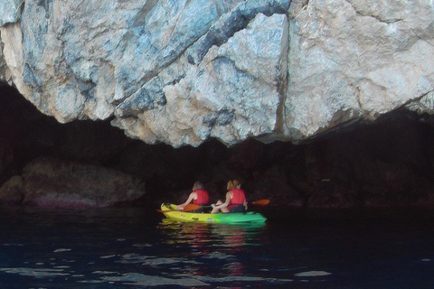 Desde Málaga: tour guiado en kayak por los acantilados de Maro-Cerro Gordo