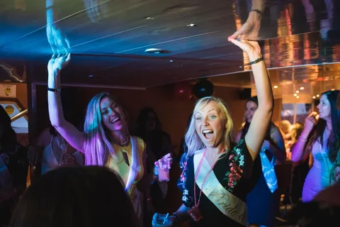 York: Party Cruise with Drink, Dinner, and DJ