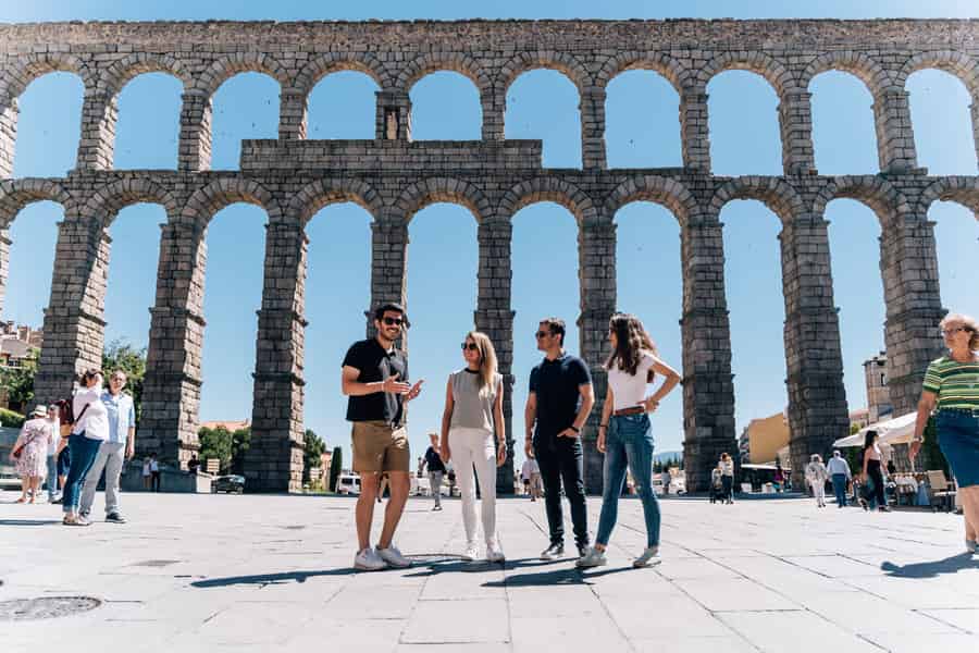 Ab Madrid: Geführte Tour durch Segovia, Ávila und Toledo. Foto: GetYourGuide Ab Madrid: Geführte Tour durch Segovia, Ávila und Toledo. Foto: GetYourGuide