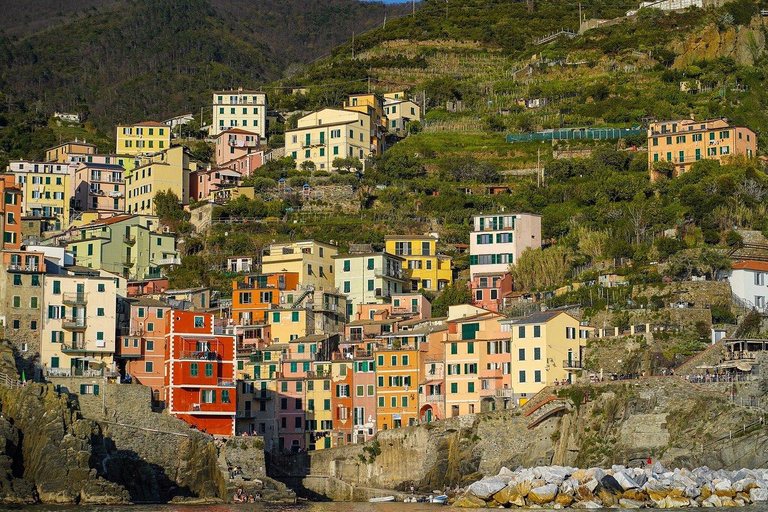From Levanto or Monterosso: Guided Cinque Terre Boat Cruise From Levanto or Monterosso: Guided Cinque Terre Boat Cruise