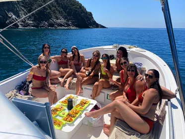 Von Levanto aus: Geführte Bootsfahrt durch die Cinque Terre